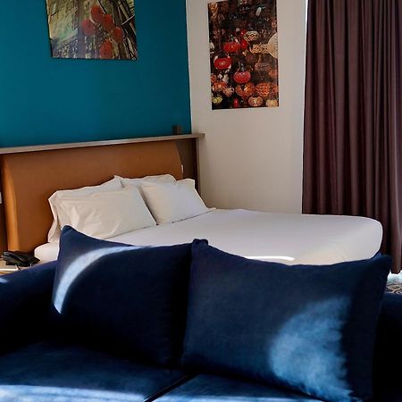 גולם Hotel Monaco & Garden מראה חיצוני תמונה