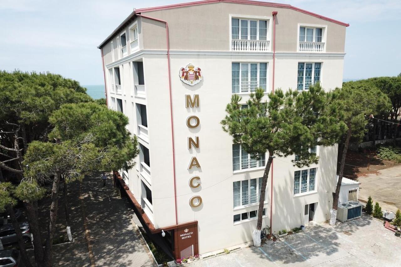 גולם Hotel Monaco & Garden מראה חיצוני תמונה