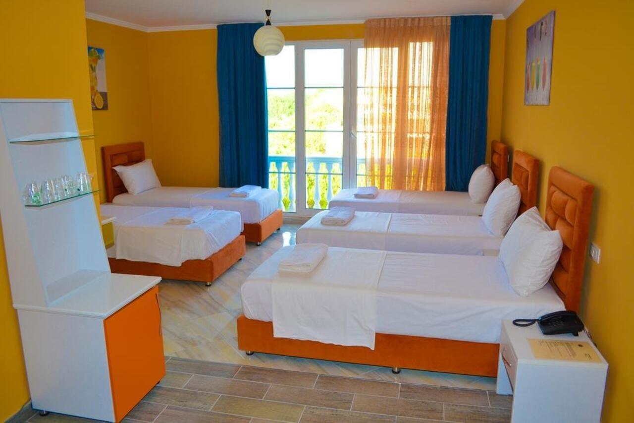 גולם Hotel Monaco & Garden מראה חיצוני תמונה