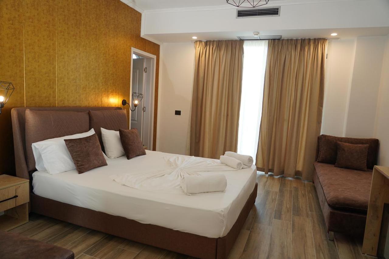 גולם Hotel Monaco & Garden מראה חיצוני תמונה