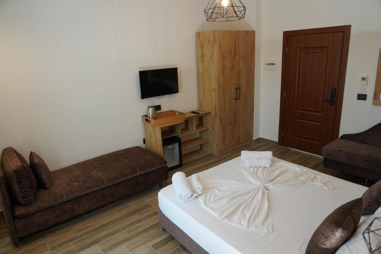 גולם Hotel Monaco & Garden מראה חיצוני תמונה