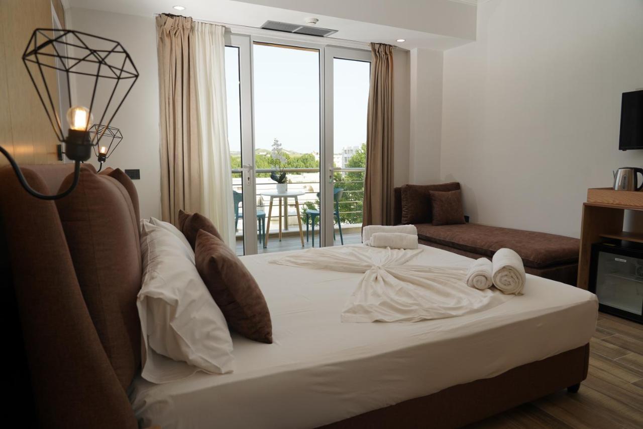 גולם Hotel Monaco & Garden מראה חיצוני תמונה
