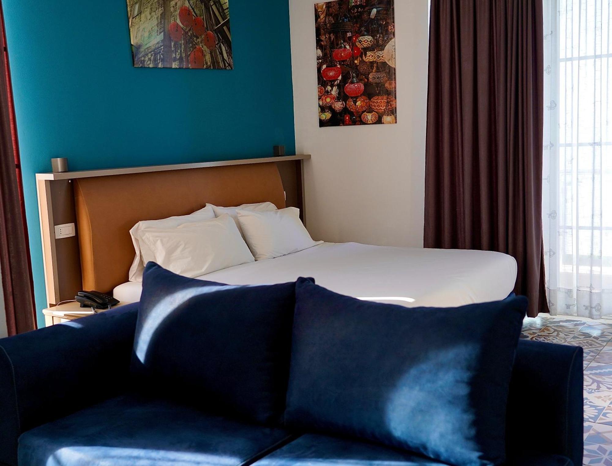 גולם Hotel Monaco & Garden מראה חיצוני תמונה