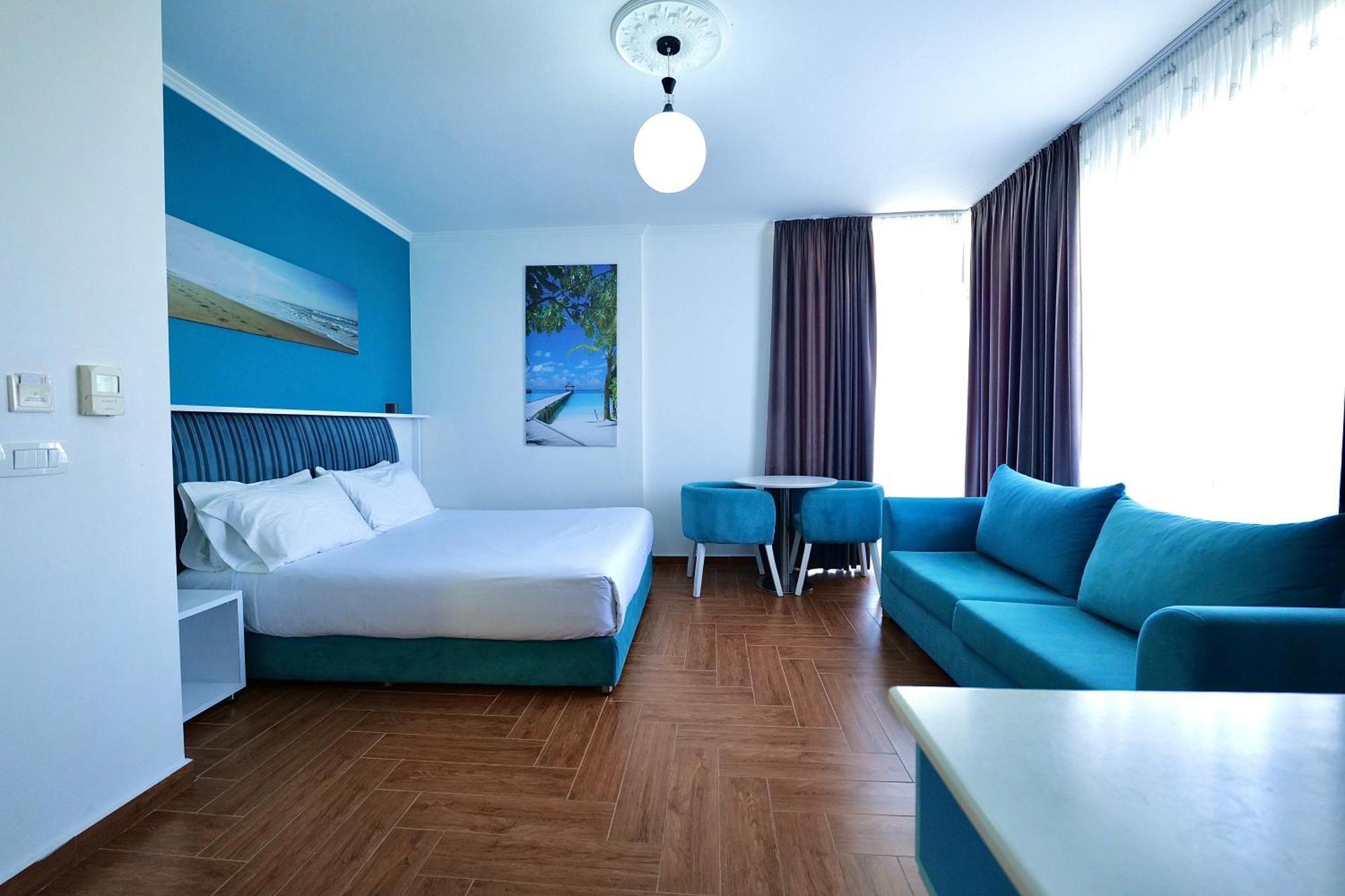 גולם Hotel Monaco & Garden מראה חיצוני תמונה
