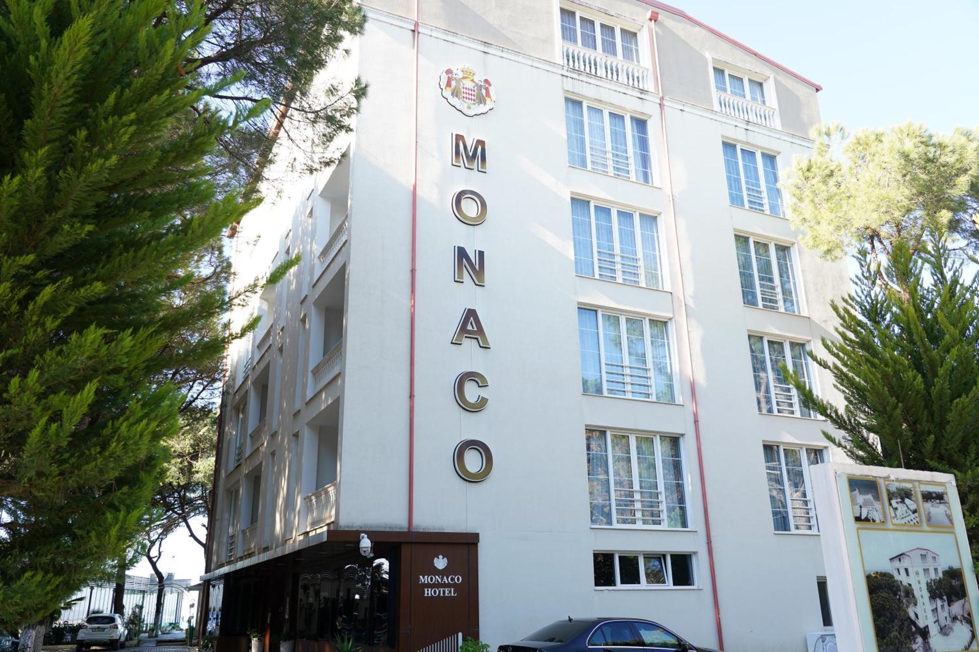 גולם Hotel Monaco & Garden מראה חיצוני תמונה