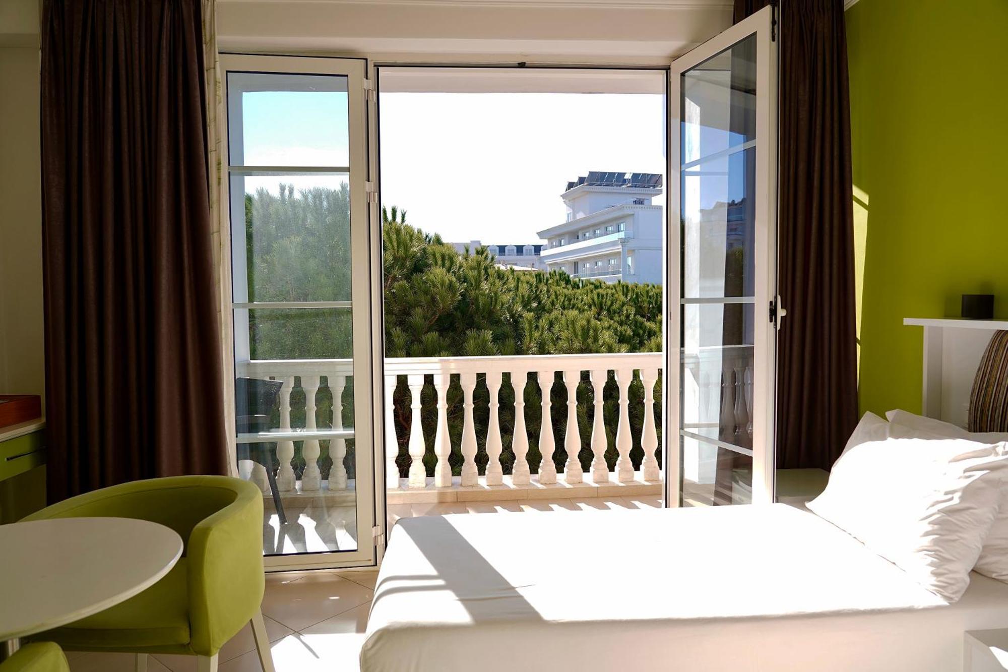 גולם Hotel Monaco & Garden מראה חיצוני תמונה