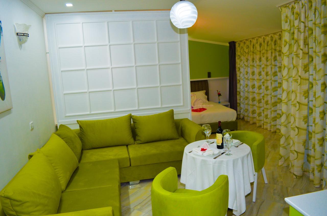 גולם Hotel Monaco & Garden מראה חיצוני תמונה